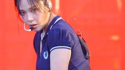 (生） ビビ、彼女のステージ..